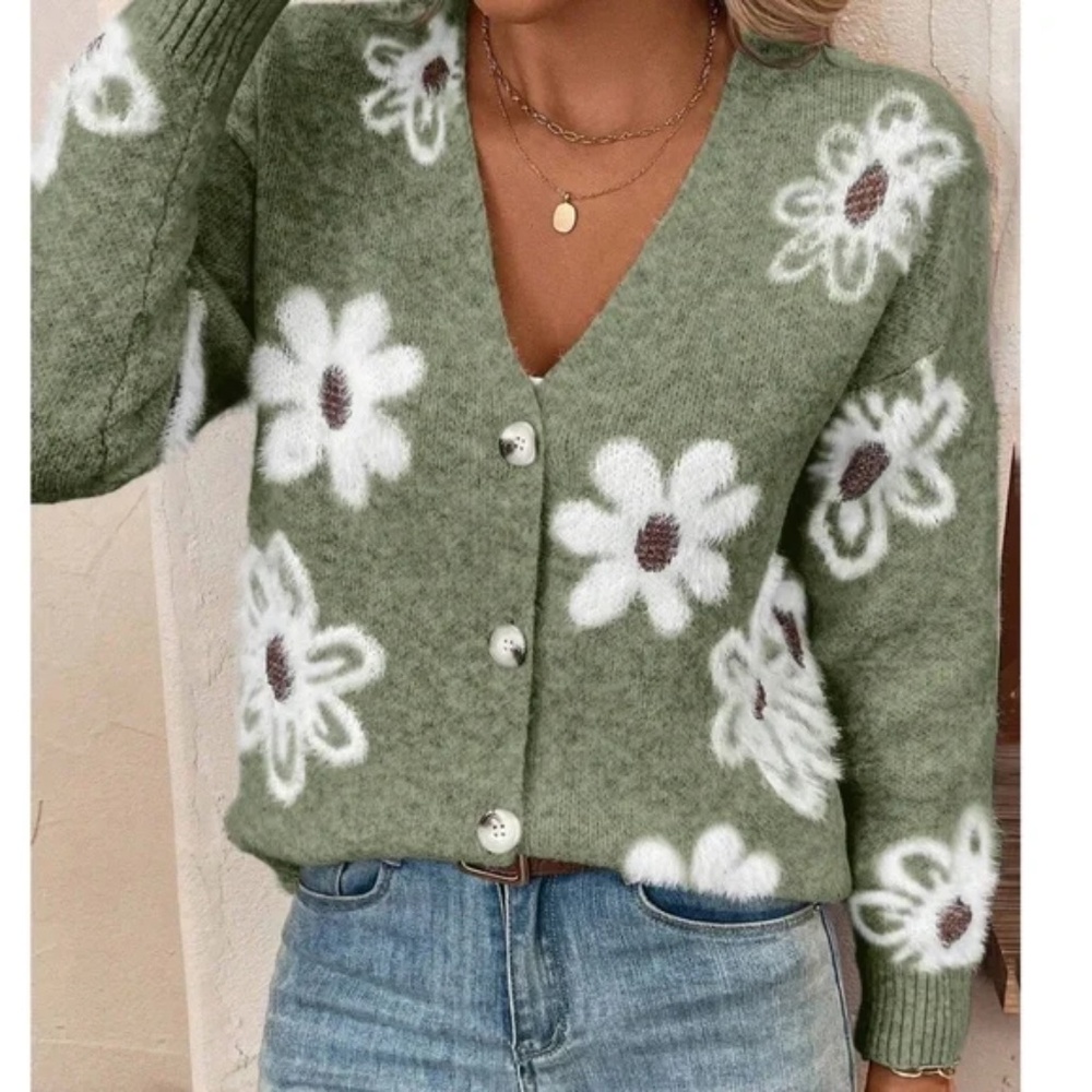 Cozy Floral Print Fuzzy Button Down Oversized Cardigan - Picture 8 of 8